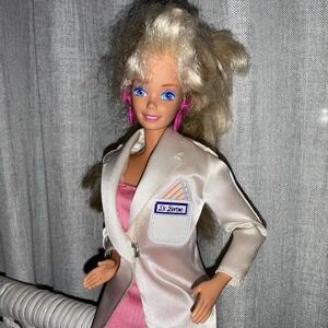 Doctor Barbie 1987 original outfit  White Jacket Pink Dress Pink Earrings 80s‎